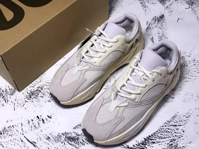Boost Adidas EG7596 Analog Yeezy 700 0510